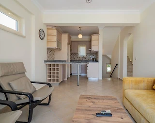 Didim Akbük'te Denize Sıfır, Ortak Havuzlu, Modern Tasarımlı Villa - 5
