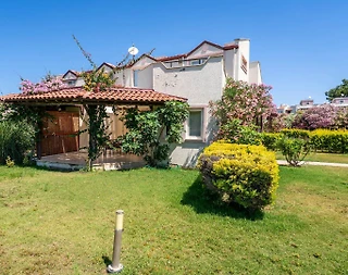 Didim Akbük'te Denize Sıfır, Özel Plajlı, 3+1 Kiralık Villa - 2