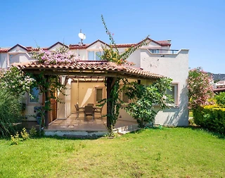 Didim Akbük'te Denize Sıfır, Özel Plajlı, 3+1 Kiralık Villa - 3