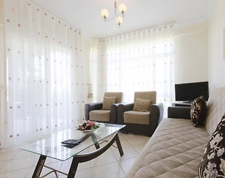 Didim Akbük'te Denize Sıfır, Özel Plajlı, Tesiste, Bahçeli Tatil Evi - 2