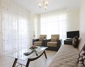 Didim Akbük'te Denize Sıfır, Özel Plajlı, Tesiste, Bahçeli Tatil Evi - 2
