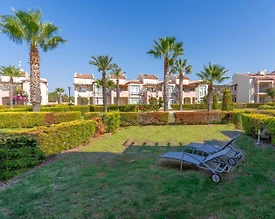 Didim Akbük'te Plajlı Tesis İçerisinde, Ortak Havuzlu, Bahçeli Daire - 2