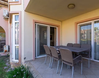 Didim Akbük'te Plajlı Tesis İçerisinde, Ortak Havuzlu, Bahçeli Daire - 4