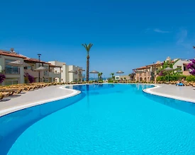 Didim Akbük'te Plajlı Tesis İçerisinde, Ortak Havuzlu, Bahçeli Daire - 3