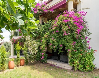 Didim Akbük'te Plajlı Tesis İçerisinde, Ortak Havuzlu, Kiralık Daire - 1