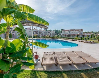 Didim Akbük'te Site İçerisinde, Deniz ve Havuz Manzaralı, 3+1 Villa - 2