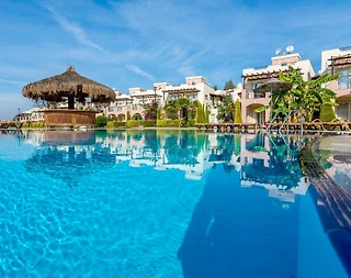 Didim Akbük'te Site İçerisinde, Deniz ve Havuz Manzaralı, 3+1 Villa - 3