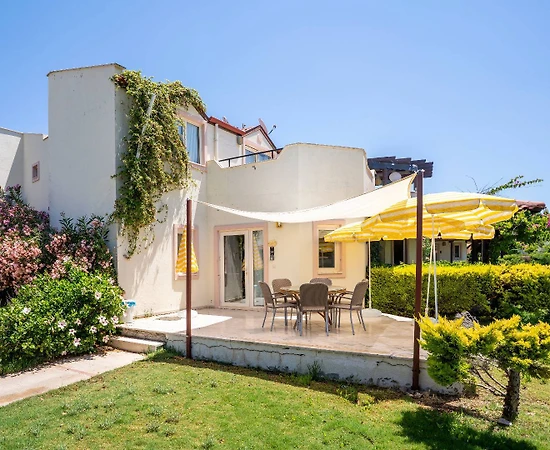 Didim Akbük'te Tesis İçerisinde, 3+1, Bahçeli Villa - 1