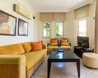 Didim Akbük'te Tesis İçerisinde, 3+1, Bahçeli Villa - 4