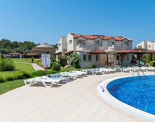 Didim Akbük'te Tesis İçerisinde, 3+1, Bahçeli Villa - 1