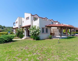 Didim Akbük'te Tesis İçerisinde, 3+1, Bahçeli Villa - 3