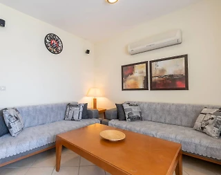 Didim Akbük'te Tesis İçerisinde, Deniz Manzaralı, 3+1, Dubleks Ev - 3