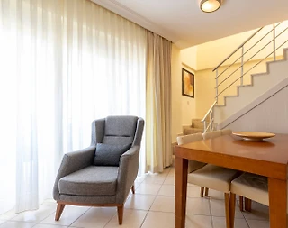 Didim Akbük'te Tesis İçerisinde, Deniz Manzaralı, 3+1, Dubleks Ev - 5