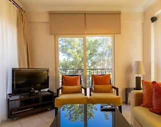 Didim Akbük'te Tesis İçerisinde, Denize Sıfır, Havuzlu, Tatil Evi - 5