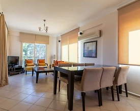 Didim Akbük'te Tesis İçerisinde, Denize Sıfır, Havuzlu, Tatil Evi - 3
