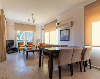 Didim Akbük'te Tesis İçerisinde, Denize Sıfır, Havuzlu, Tatil Evi - 4