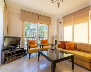 Didim Akbük'te Tesis İçerisinde, Denize Sıfır, Havuzlu, Tatil Evi - 3