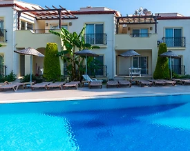 Didim Akbük'te Tesis İçerisinde, Denize Sıfır, Ortak Havuzlu Suit - 2