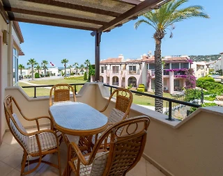 Didim Akbük'te Tesis İçerisinde, Denize Sıfır, Havuzlu, Tatil Evi - 2