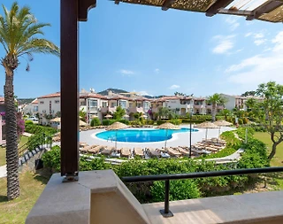 Didim Akbük'te Tesis İçerisinde, Denize Sıfır, Havuzlu, Tatil Evi - 3