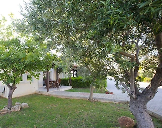 Didim Akbük'te Tesis İçerisinde, Ortak Havuzlu, 3+1 Villa - 1