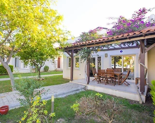 Didim Akbük'te Tesis İçerisinde, Ortak Havuzlu, 3+1 Villa - 2