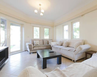 Didim Akbük'te Tesis İçerisinde, Ortak Havuzlu, 3+1 Villa - 4