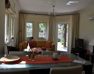Didim Akbük'te Tesis İçerisinde, Ortak Havuzlu, 3+1 Villa - 3