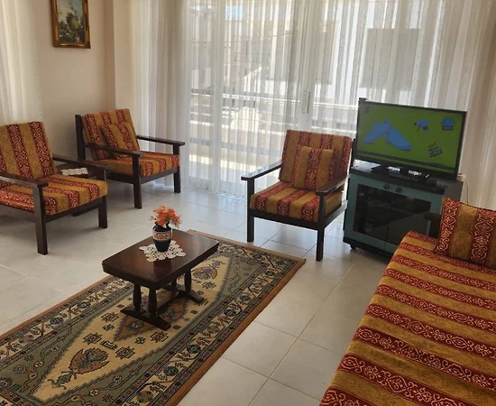 Aydın Didim'de Denize Sıfır Konumda, Modern Tasarımlı, Kiralık Ev - 1