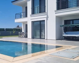Didim Yeniköy'de Sakin Konumda, Özel Havuzlu, 10 Kişilik Villa - 2