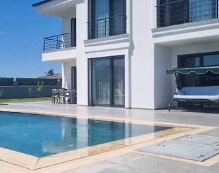 Didim Yeniköy'de Sakin Konumda, Özel Havuzlu, 10 Kişilik Villa - 2