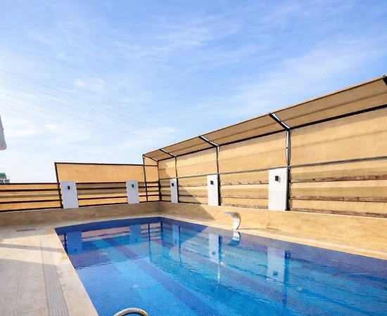 Dikili Çandarlı'da Kalabalık Ailelere Uygun, Özel Havuzlu, Kiralık Villa - 1