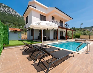 Fethiye Yeşilüzümlü'de Sakin Konumda, Özel Havuzlu, Kiralık Villa - 2