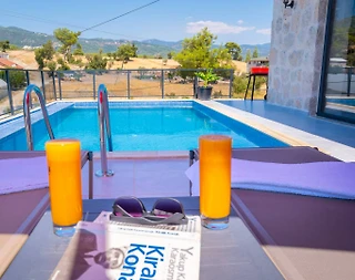 Kaş Uğrar'da Doğa İle İç İçe, Özel Havuzlu, Balayı Villası - 3