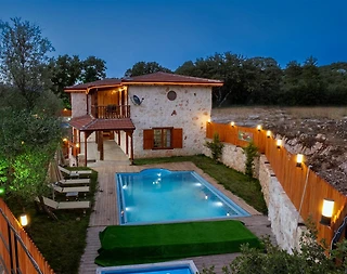 Antalya Kaş'ta Doğa İle İç İçe, Özel Havuzlu, Jakuzili, Modern Taş Ev - 5