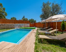 Antalya Kaş'ta Doğa İle İç İçe, Özel Havuzlu, Jakuzili, Modern Taş Ev - 2