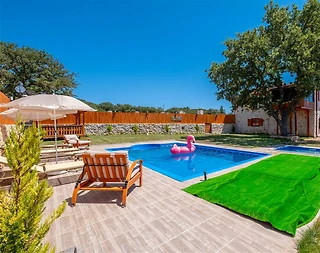 Antalya Kaş'ta Doğa İle İç İçe, Özel Havuzlu, Jakuzili, Modern Taş Ev - 1