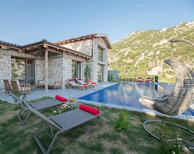 Kaş İslamlar'da Enfes Doğa Manzaralı, Özel Havuzlu, Konforlu Villa - 2