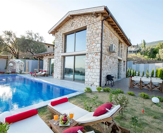 Kaş İslamlar'da Enfes Doğa Manzaralı, Özel Havuzlu, Konforlu Villa - 1