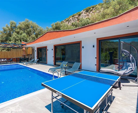 Kaş İslamlar'da Çekirdek Ailelere Uygun, Modern Tasarımlı Villa - 1