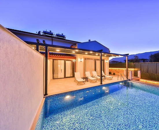 Kaş Andifli'de Çekirdek Ailelere Uygun, Özel Havuzlu, Modern Villa - 1