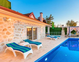 Kaş İslamlar'da Göz Alıcı Doğa İçerisinde, Özel Havuzlu, Şık Villa - 1