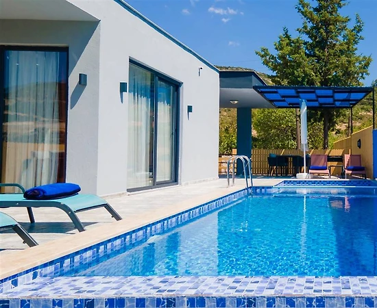 Kaş Sarıbelen'de Göz Alıcı Doğa İçerisinde, Özel Havuzlu, Kiralık Villa - 1