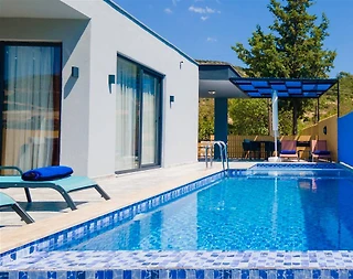 Kaş Sarıbelen'de Göz Alıcı Doğa İçerisinde, Özel Havuzlu, Şık Villa - 1