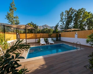 Antalya Konyaaltı'nda Çekirdek Ailelere Uygun, Özel Havuzlu, Korunaklı Villa - 3