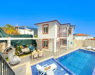 Kaş İslamlar'da Nezih Konumda, Özel Havuzlu, Şık Villa - 1