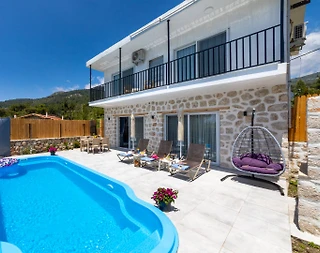 Kaş İslamlar'da Sakin Konumda, Özel Havuzlu, Kiralık Villa - 1
