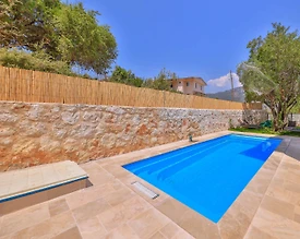 Kaş Andifli'de Yemyeşil Bahçeli, Özel Havuzlu, Ferah Villa - 2