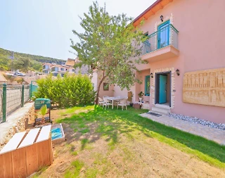 Kaş Andifli'de Yemyeşil Bahçeli, Özel Havuzlu, Ferah Villa - 1