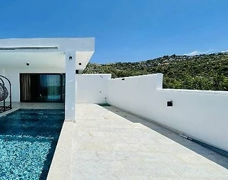 Kaş Üzümlü'de Doğa İçerisinde, Özel Havuzlu, Saunalı Villa - 2